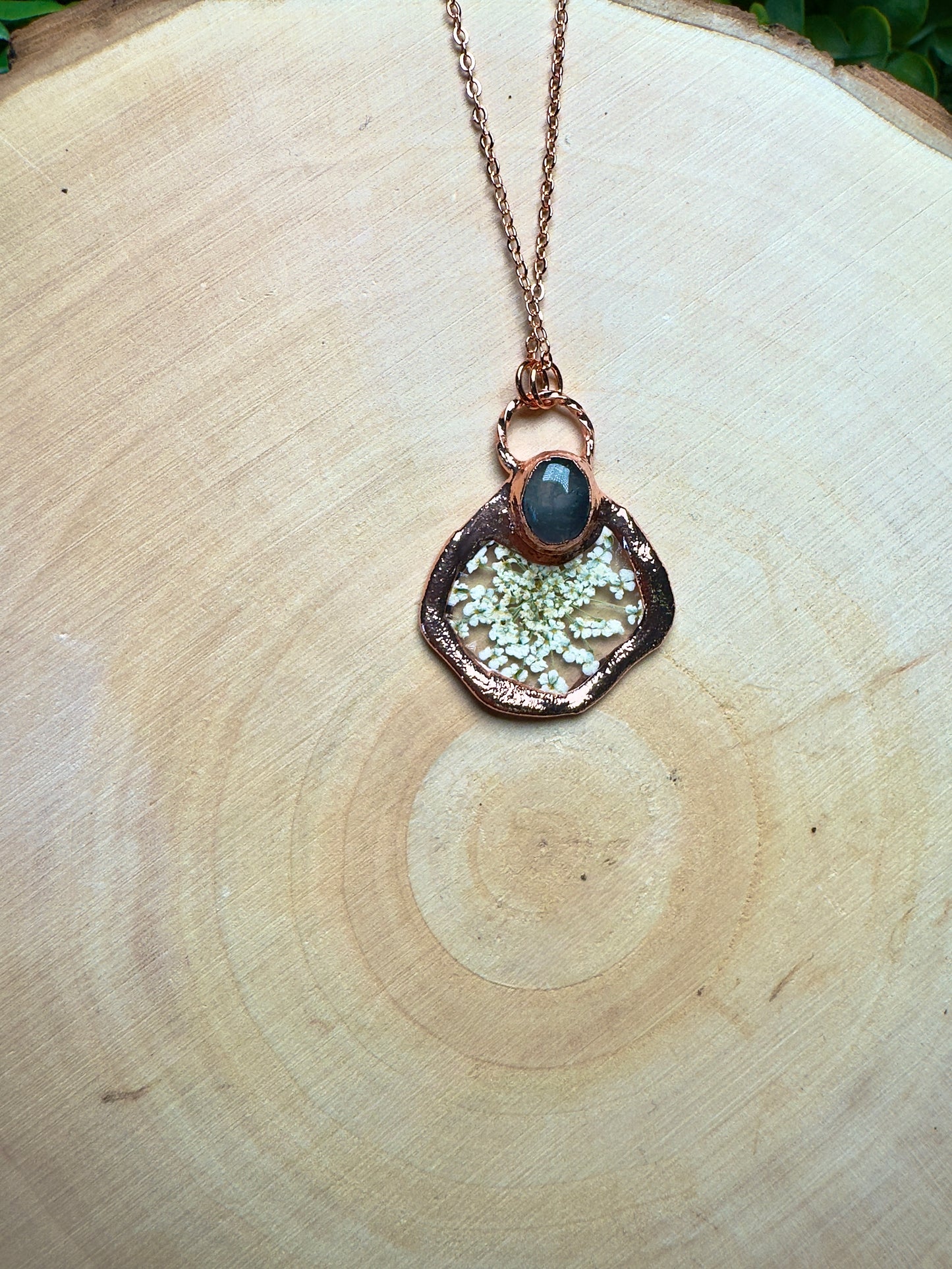 Thistleblossom- Rose Quartz and Dried Queen Anne's Lace Flower Necklace