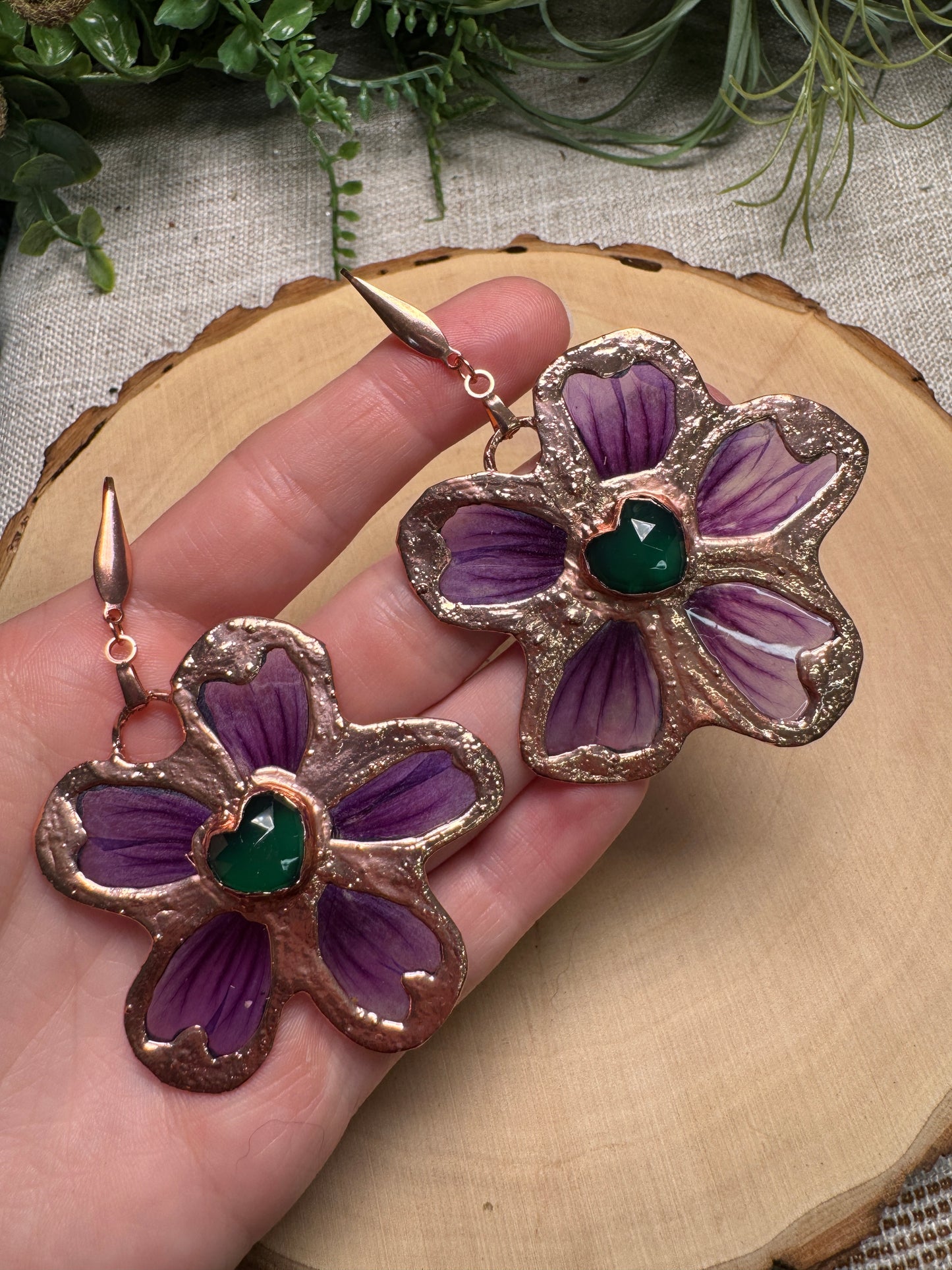 Siralune- Green Agate and Flower Earrings