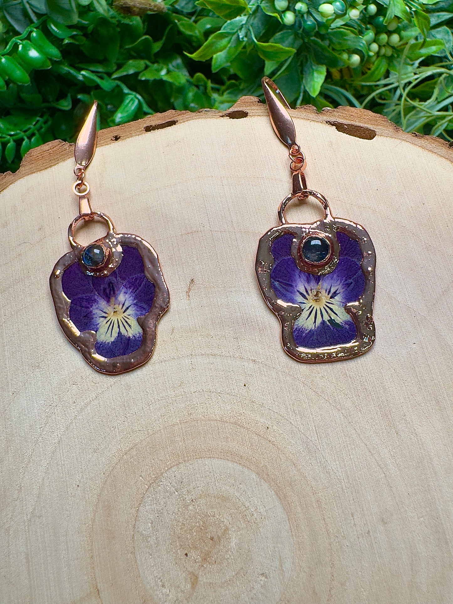 Mossara- Labradorite and Flower Earrings