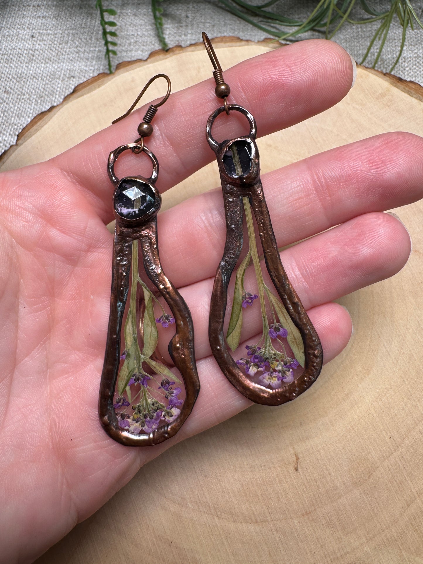 Noctilune- Amethyst and Flower Earrings