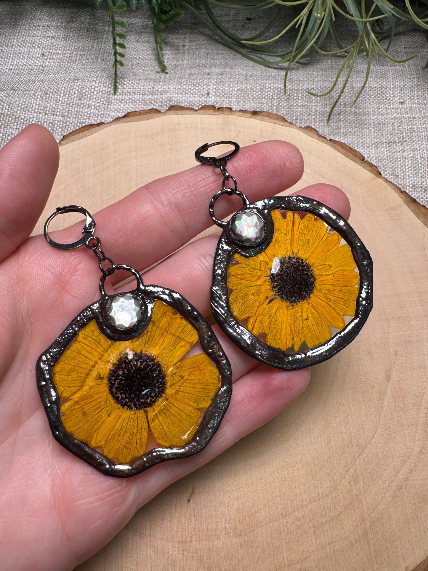 Galadrelle- Shell and Flower Earrings