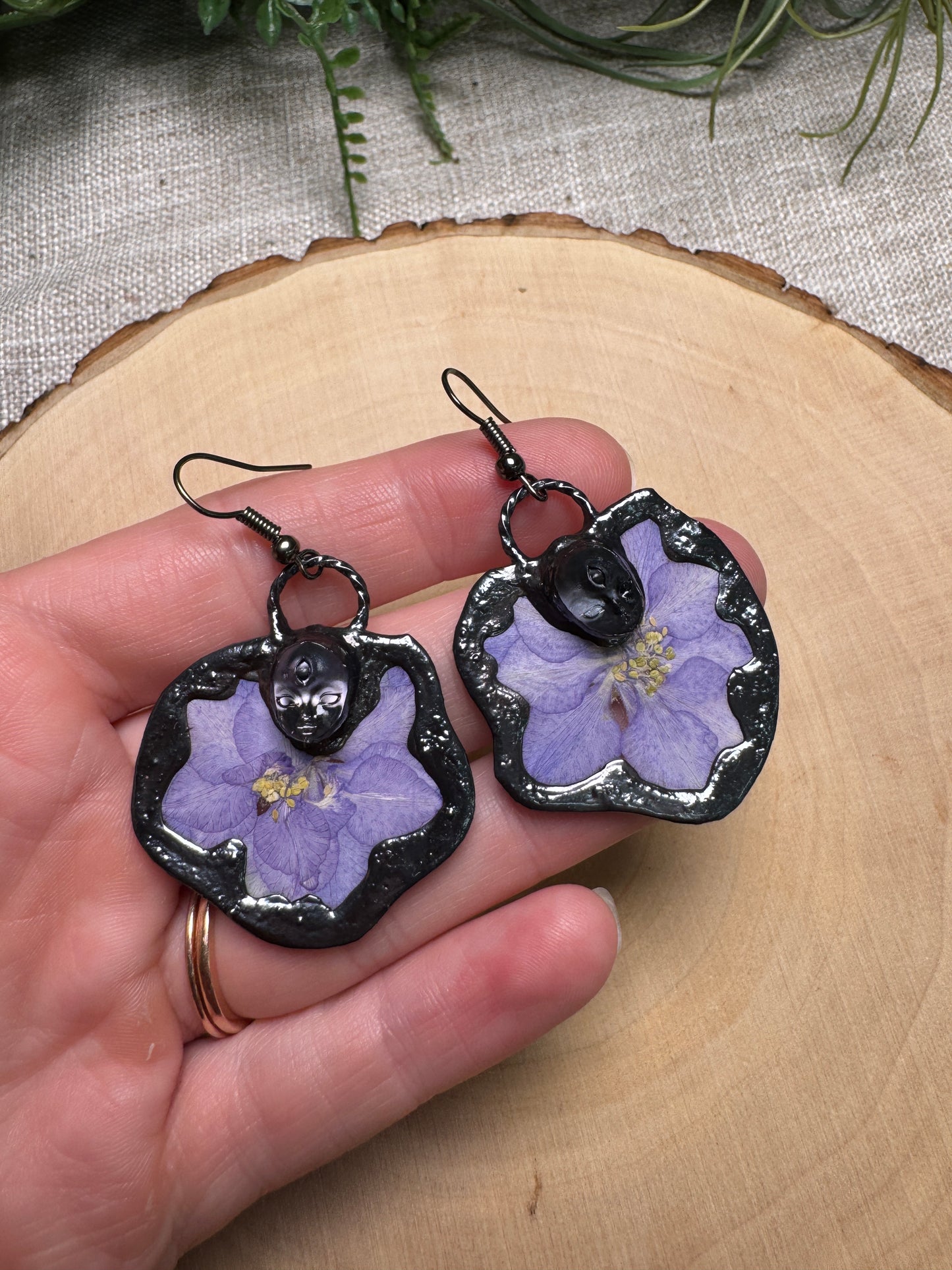 Peppimoss- Resin Face and Flower Earrings