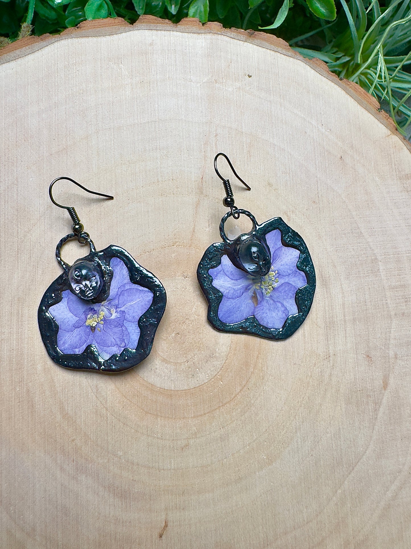 Peppimoss- Resin Face and Flower Earrings