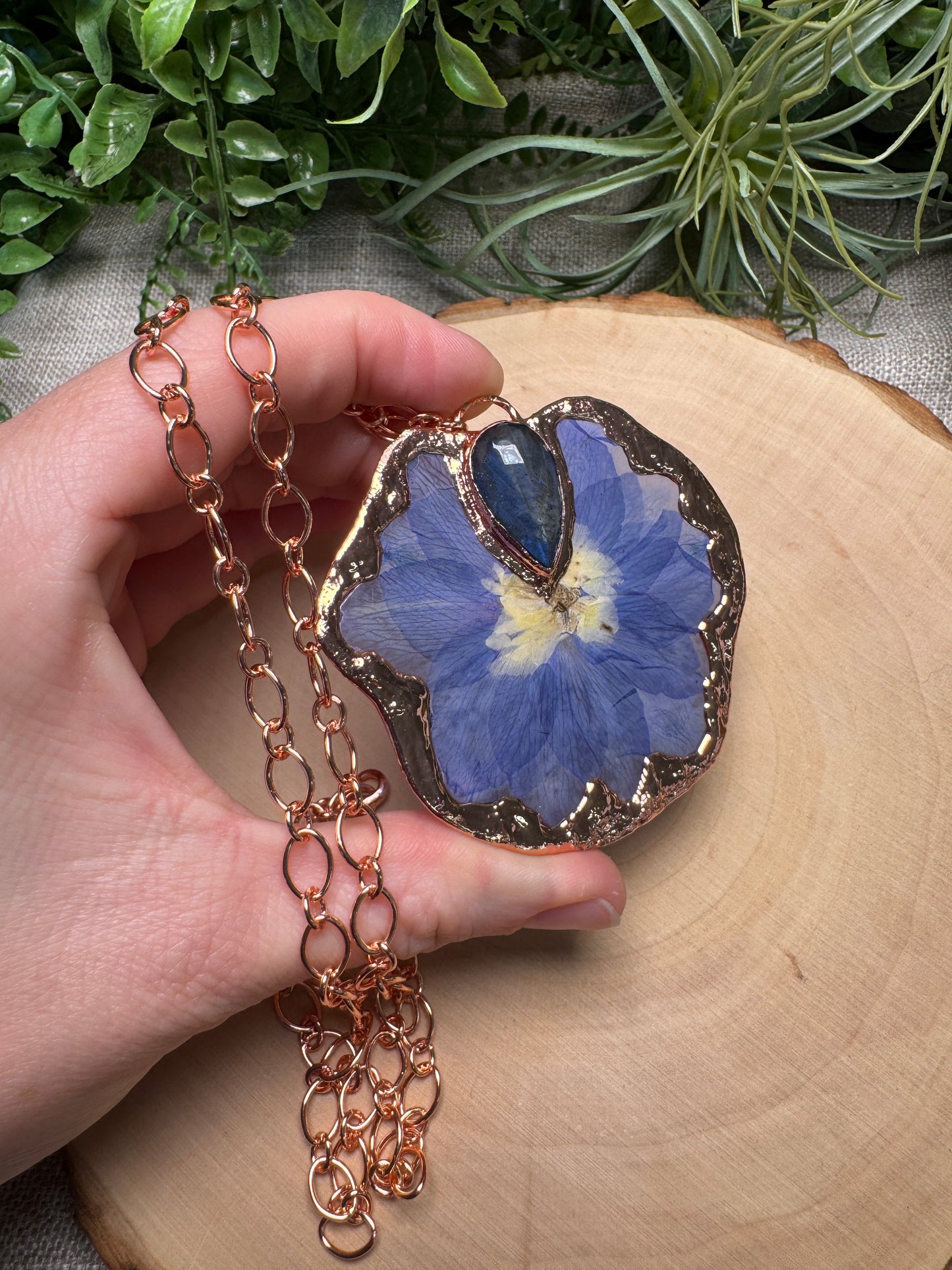 Mirthwyn- Labradorite and Flower Necklace