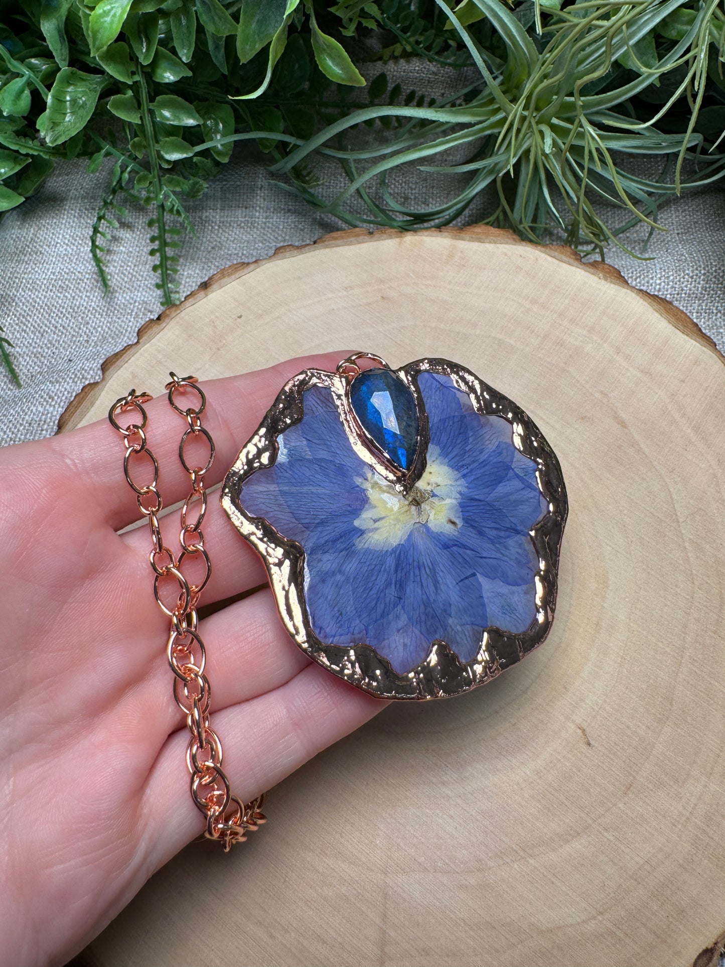 Mirthwyn- Labradorite and Flower Necklace