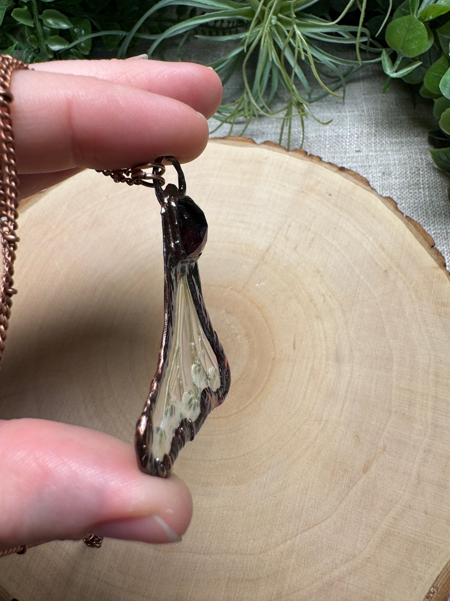 Viridra- Garnet and Flower Necklace