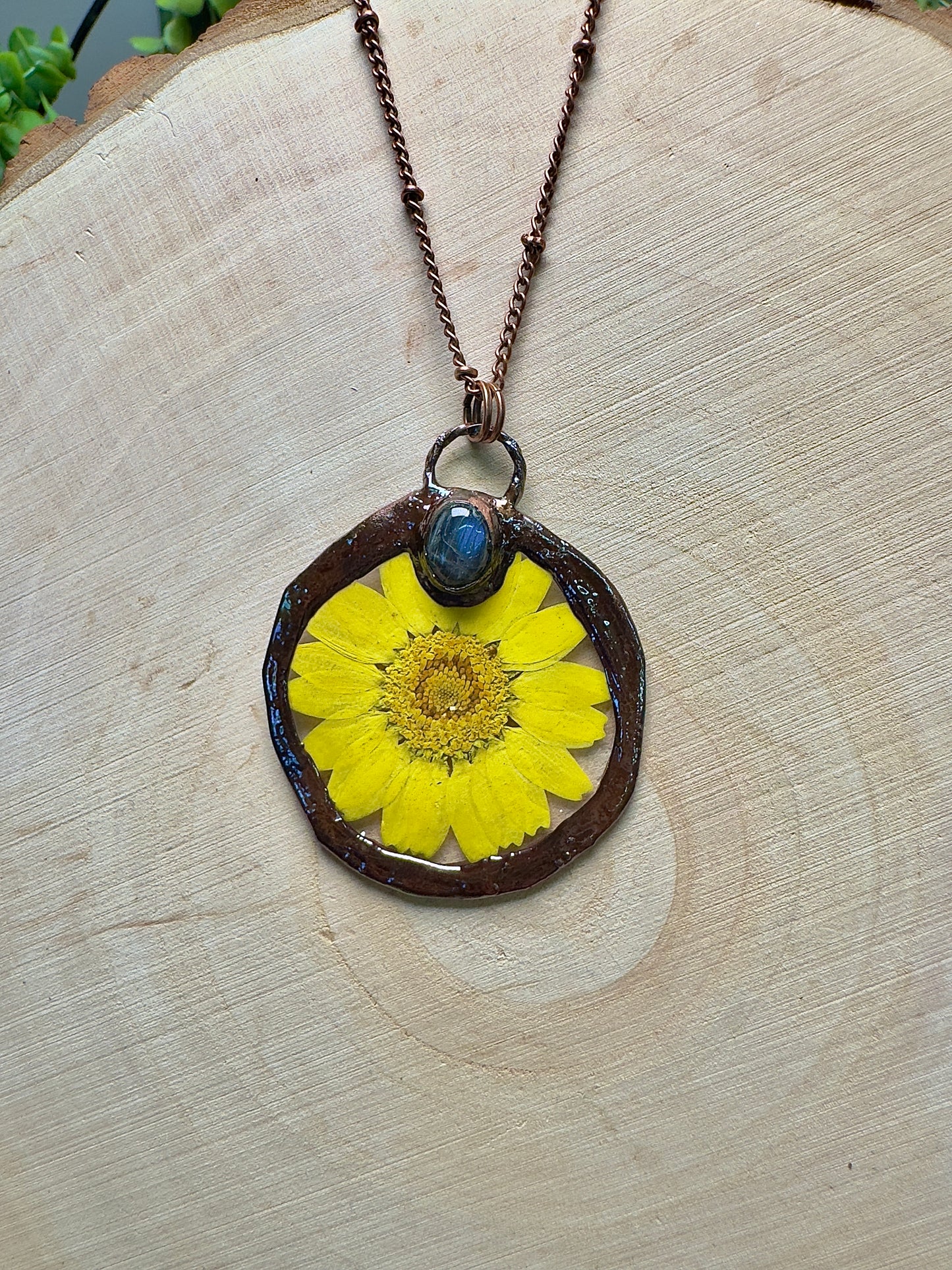 Zinnickle- Labradorite and Flower Necklace