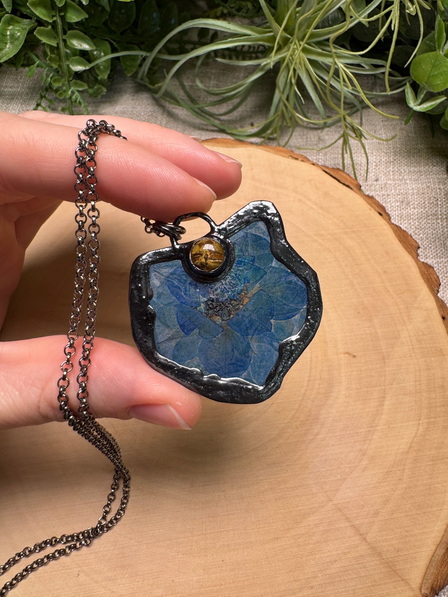 Fantyrel- Tigers Eye and Flower Necklace
