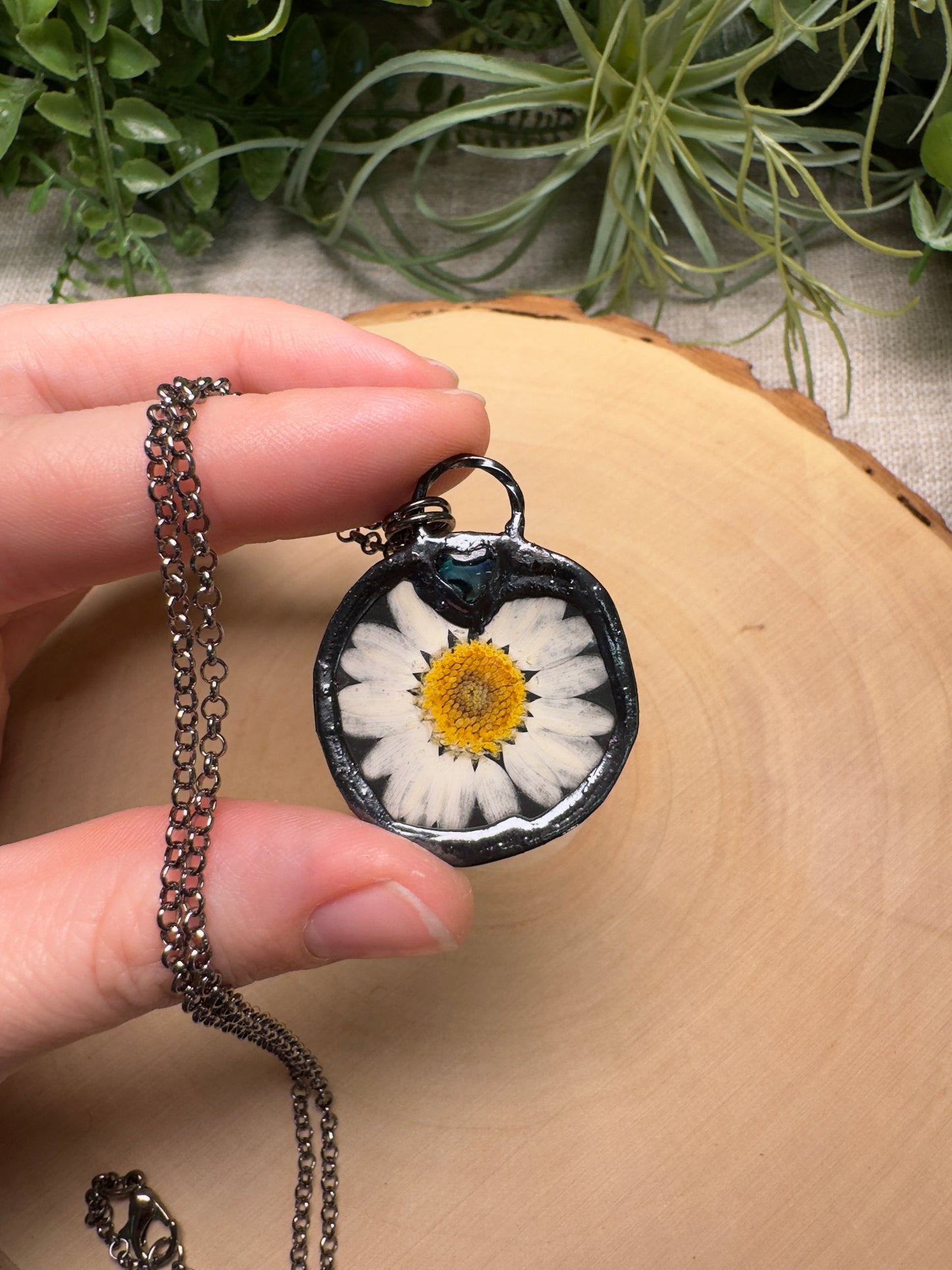 Lucindra- Abalone Shell and Flower Necklace