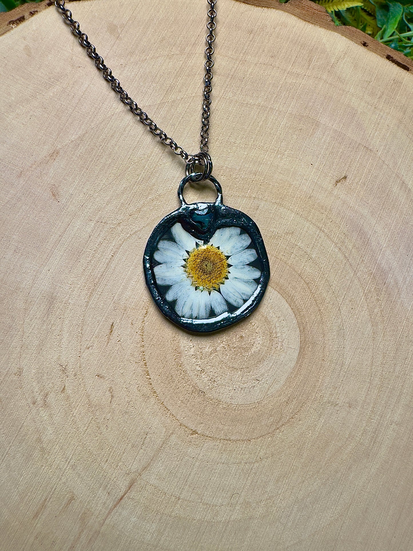 Lucindra- Abalone Shell and Flower Necklace