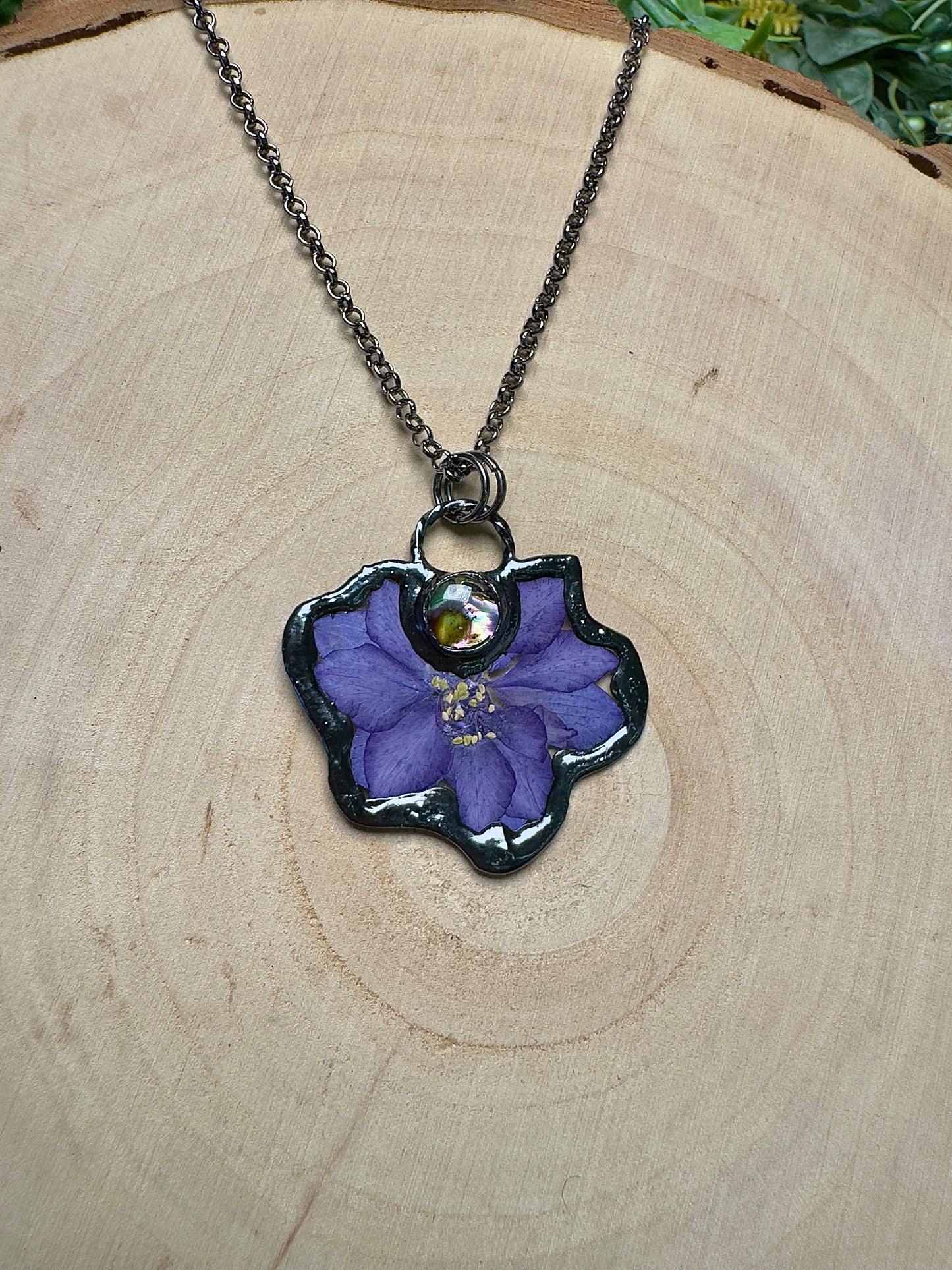 Faylora- Abalone Shell and Flower Necklace