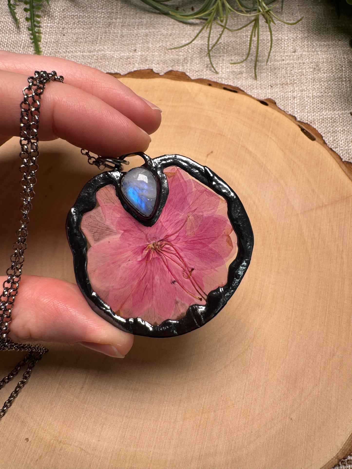 Faelith- Moonstone and Flower Necklace