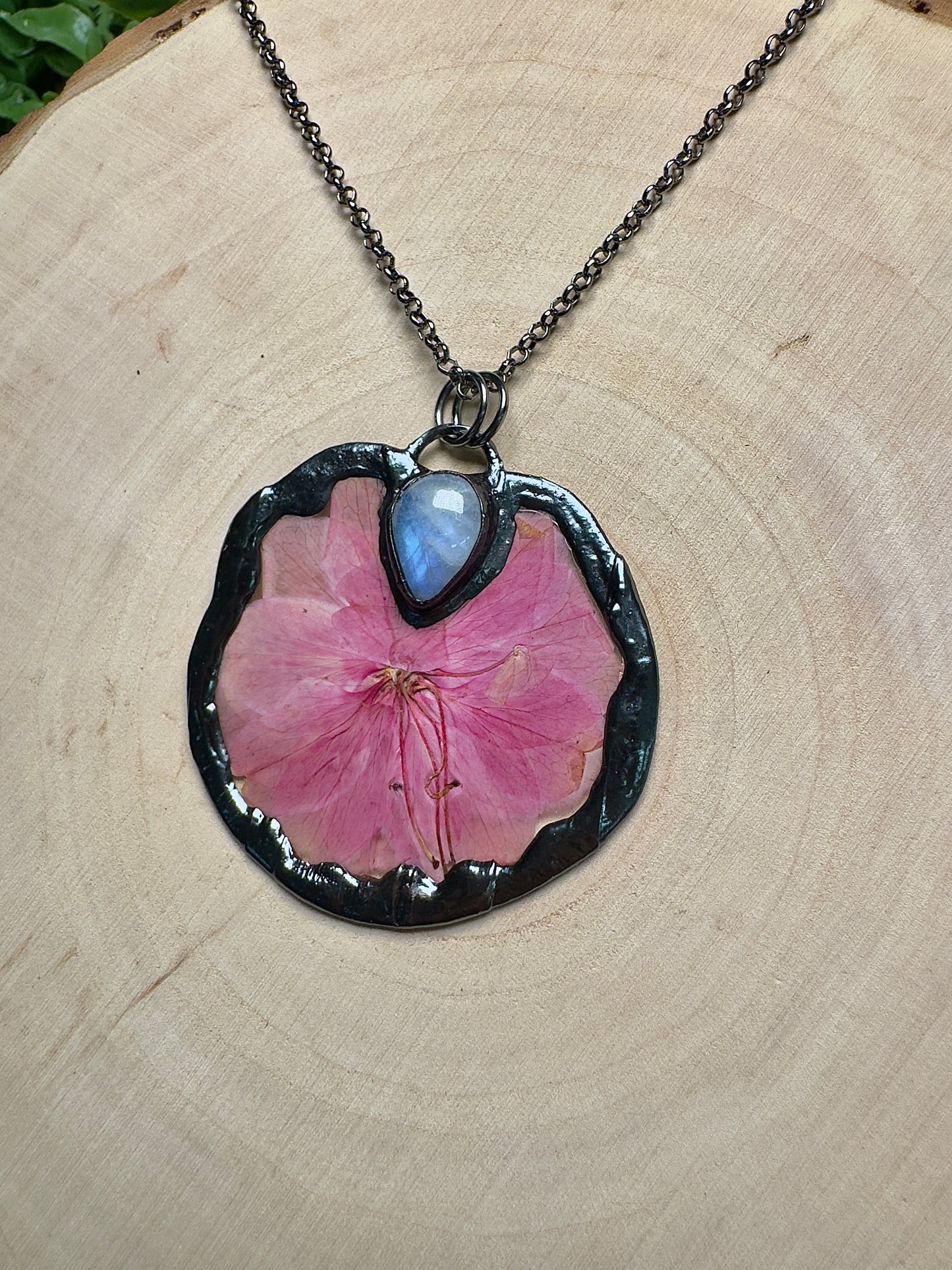 Faelith- Moonstone and Flower Necklace