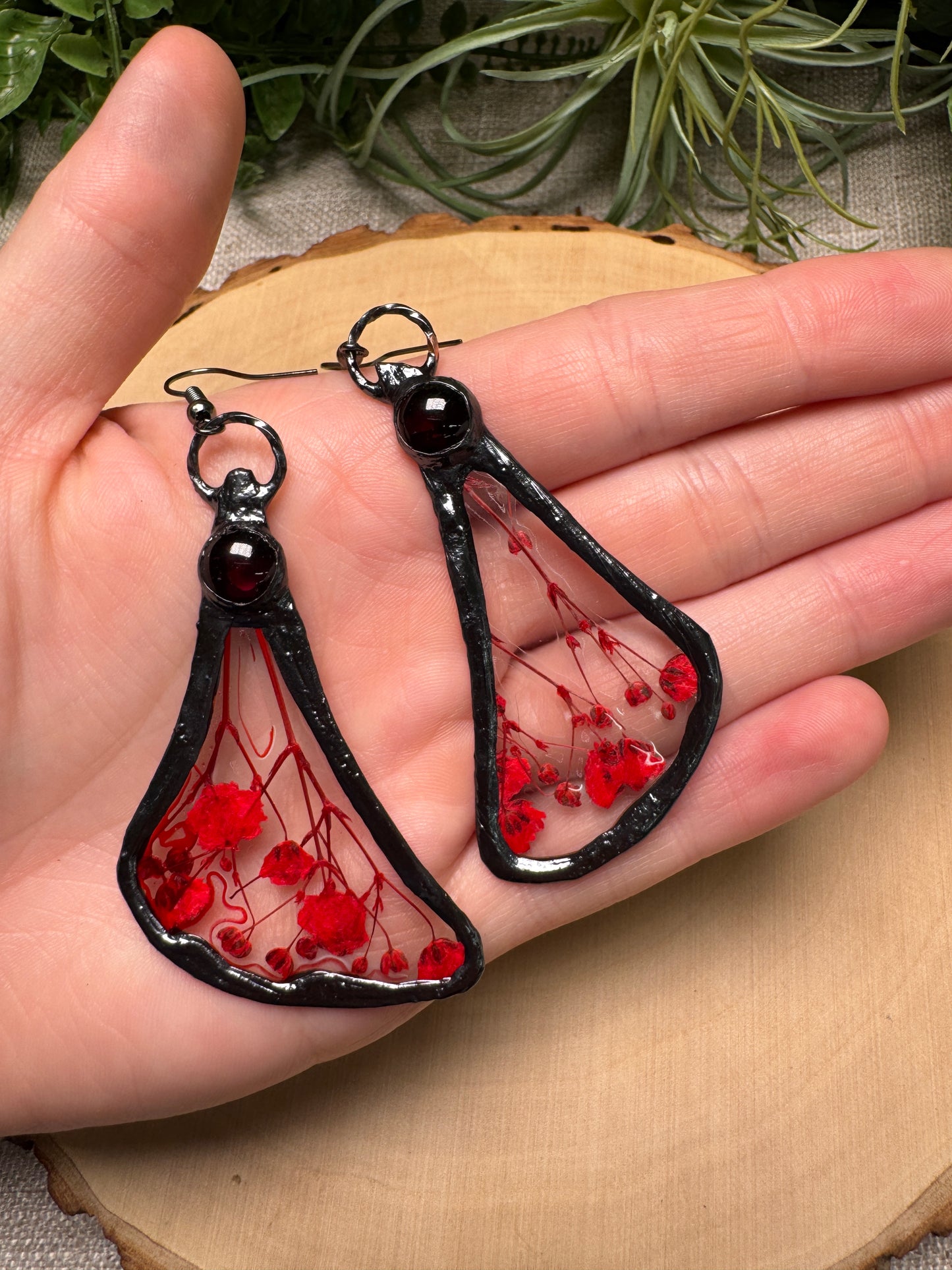 Zippithorn- Garnet and Flower Earrings