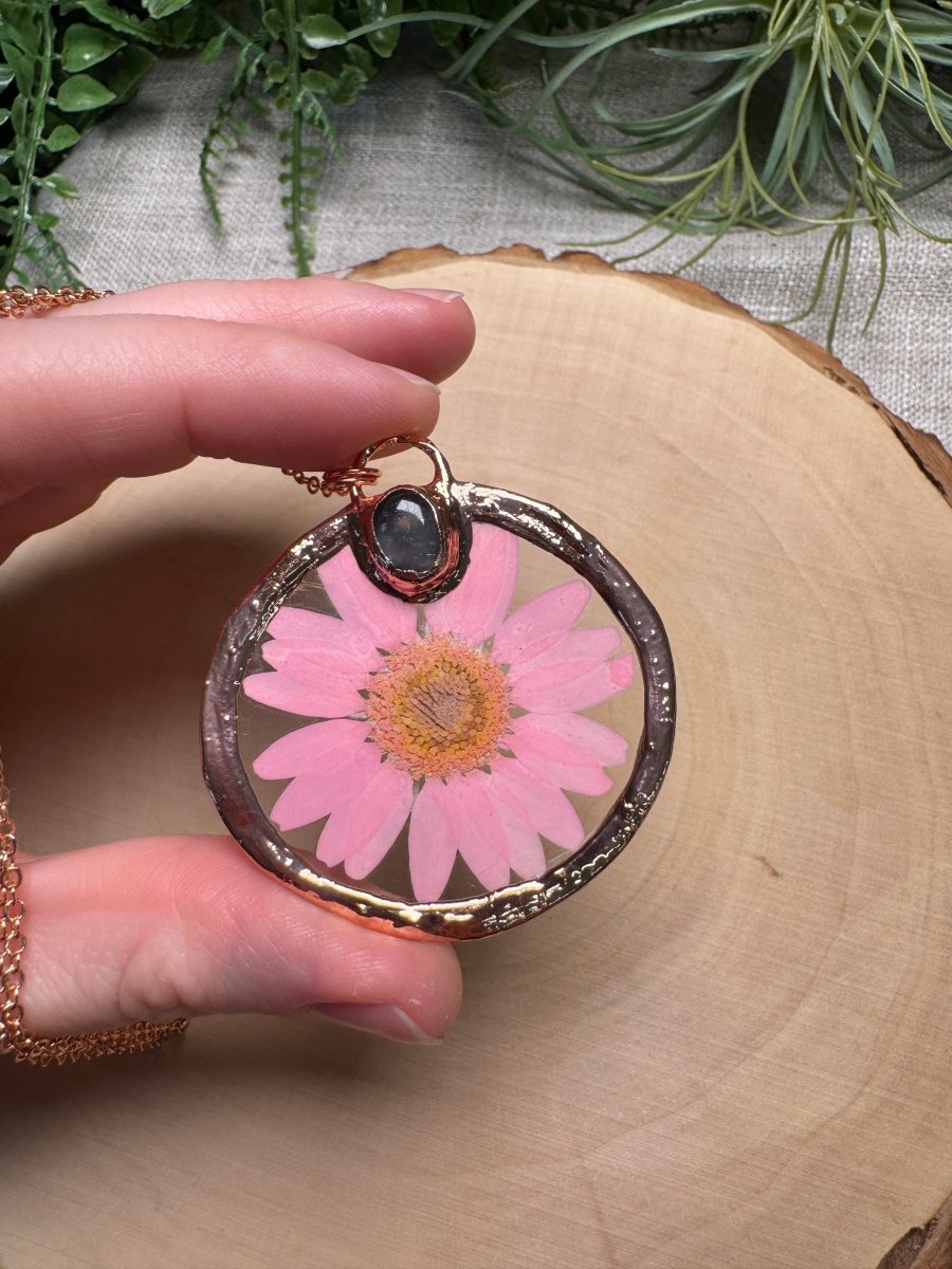 Camellisse - Rose Quartz and Flower Necklace | Copper Ashes
