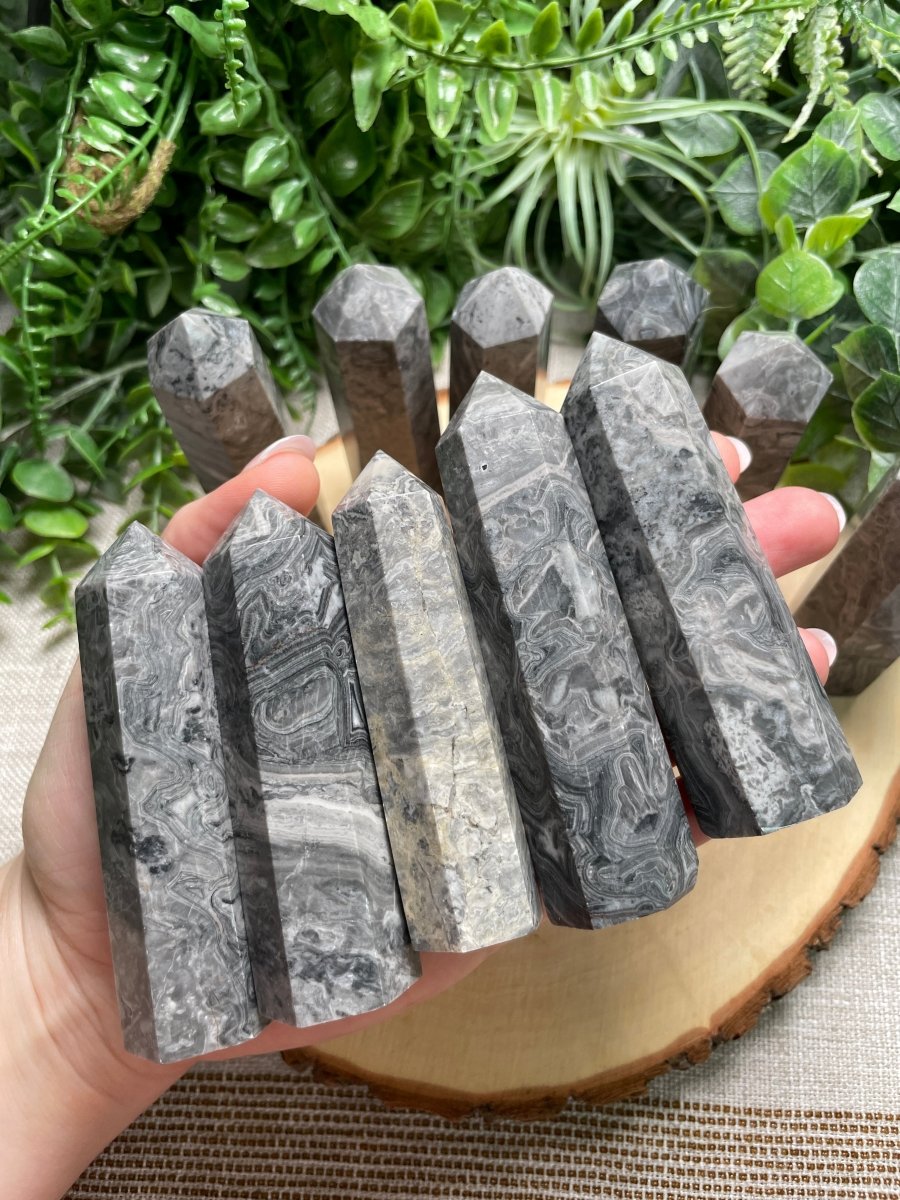 Gray Lace Agate Tower | Copper Ashes