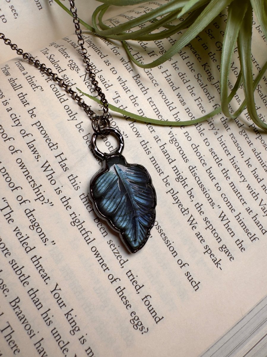 Leaf Labradorite Necklace | Copper Ashes