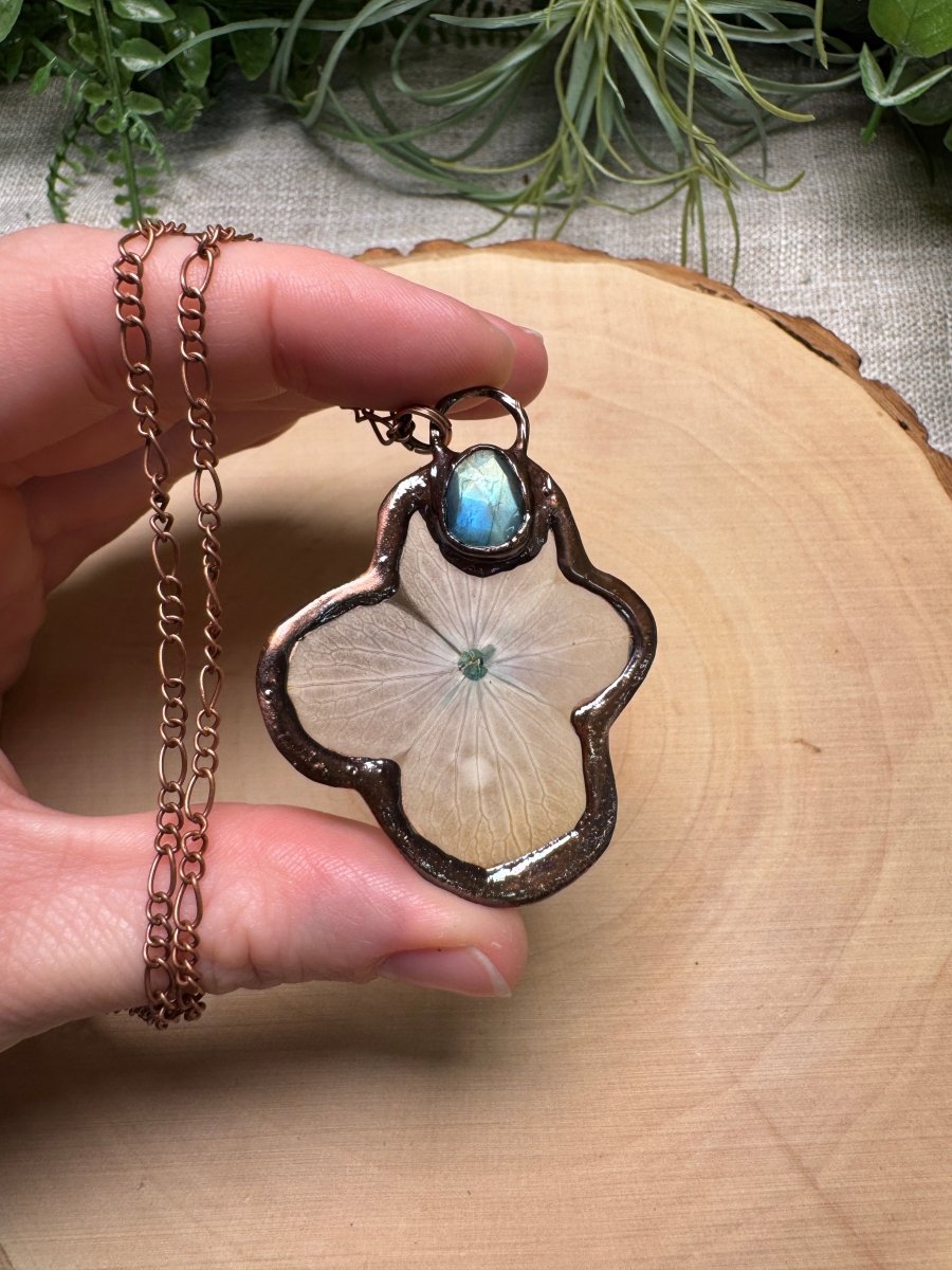 Quibblera - Labradorite and Flower Necklace | Copper Ashes