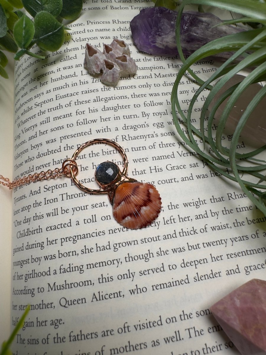 Scallop Shell and Labradorite Necklace | Copper Ashes