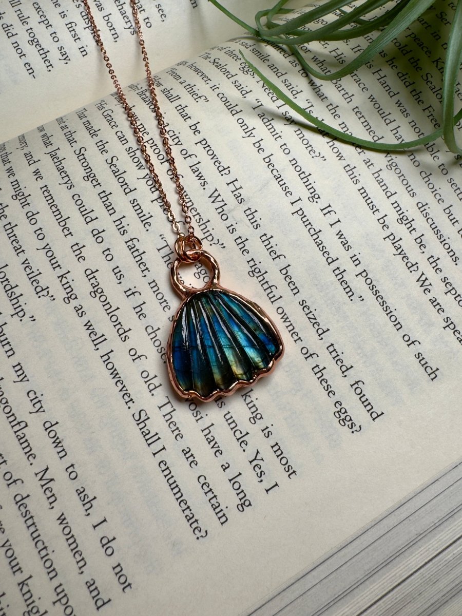 Shell Labradorite Necklace | Copper Ashes