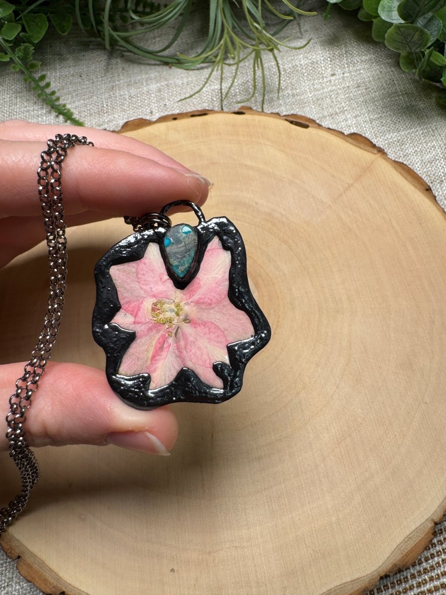 Willow - Turquoise and Dried Flowers Necklace | Copper Ashes