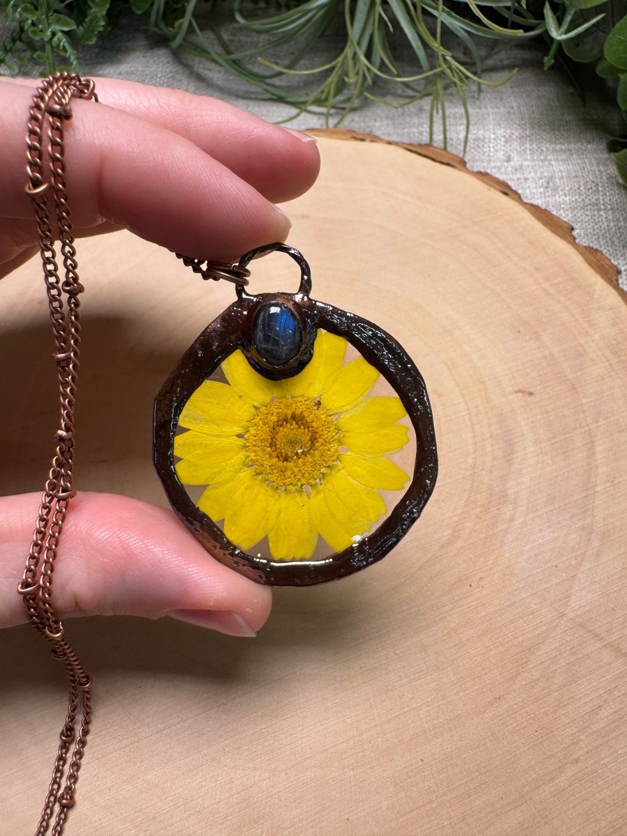 Zinnickle - Labradorite and Flower Necklace | Copper Ashes