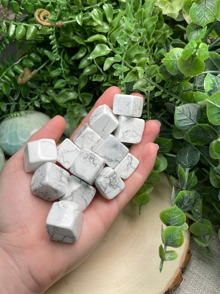 Howlite Cube Tumble