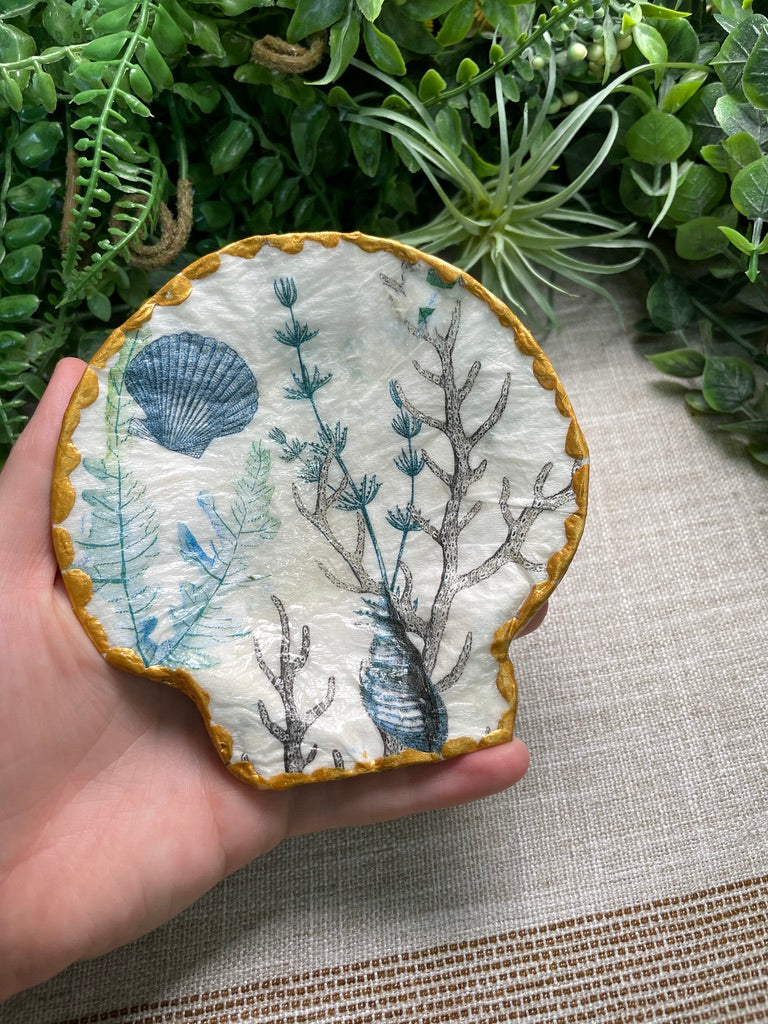 Decoupage Shell
