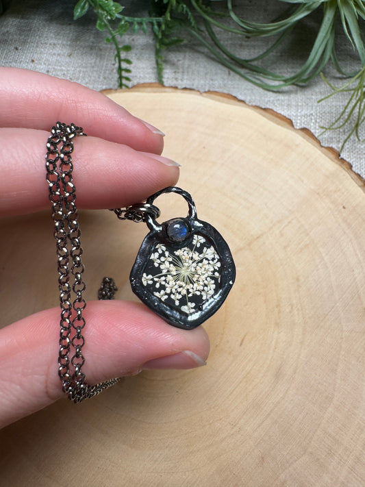 Pearlwyn- Moonstone and Flower Necklace