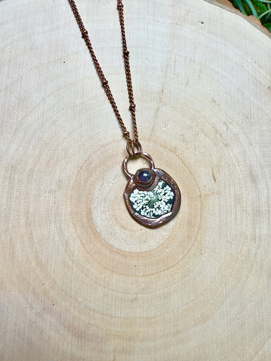 Marivelle- Amethyst and Flower Necklace