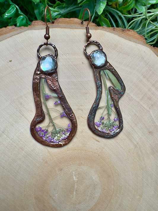 Solenya- Shell and Flower Earrings
