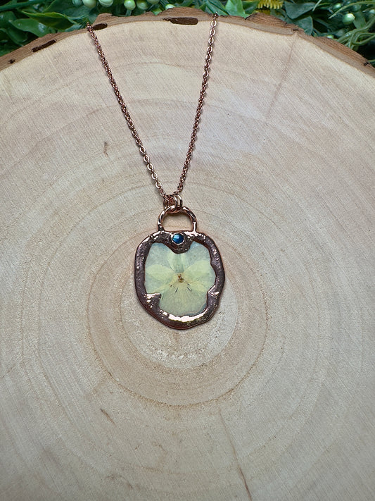 Isolwyn- Abalone Shell and Flower Necklace