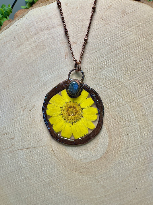 Zinnickle- Labradorite and Flower Necklace