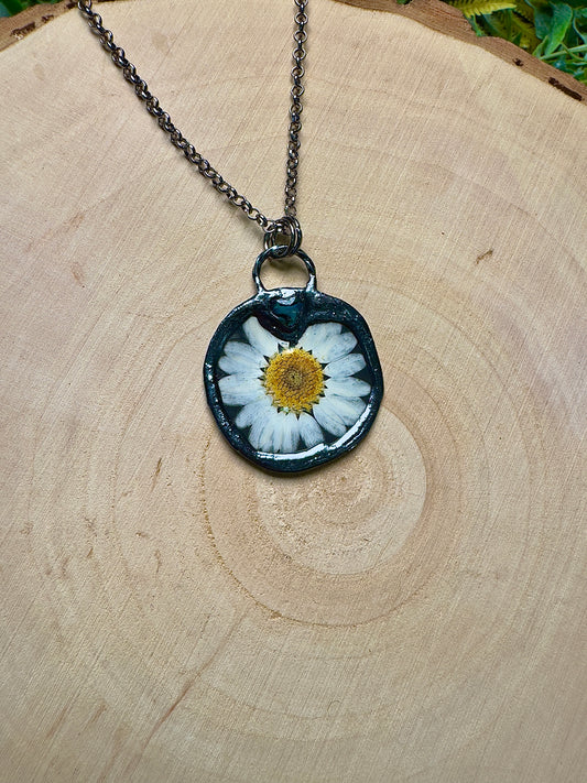 Lucindra- Abalone Shell and Flower Necklace