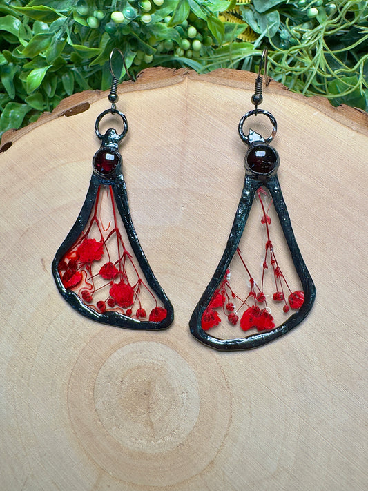 Zippithorn- Garnet and Flower Earrings
