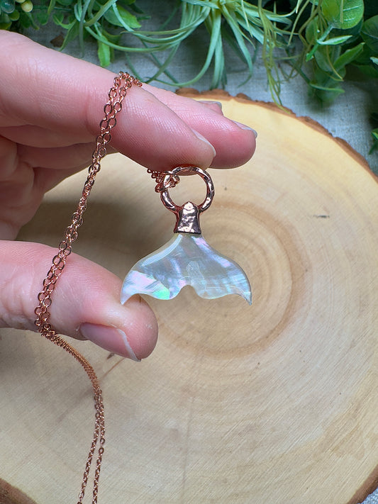 Mother of Pearl Shell Mermaid Tail Necklace