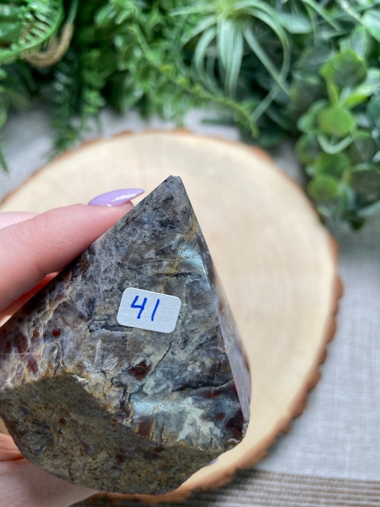 Agate Pyramid | Copper Ashes