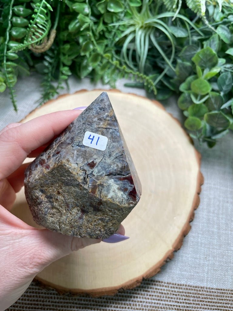 Agate Pyramid | Copper Ashes