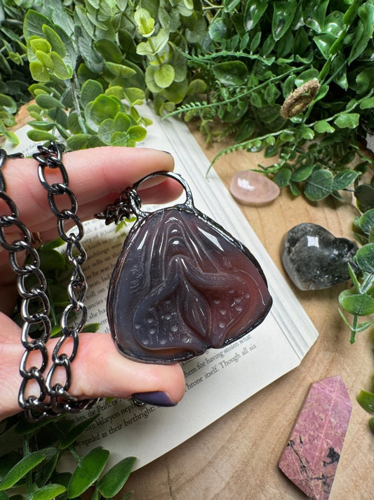 Agate Yoni Carving Necklace | Copper Ashes