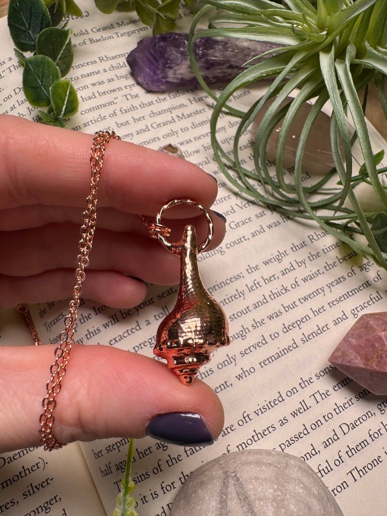 Conch Shell Necklace | Copper Ashes