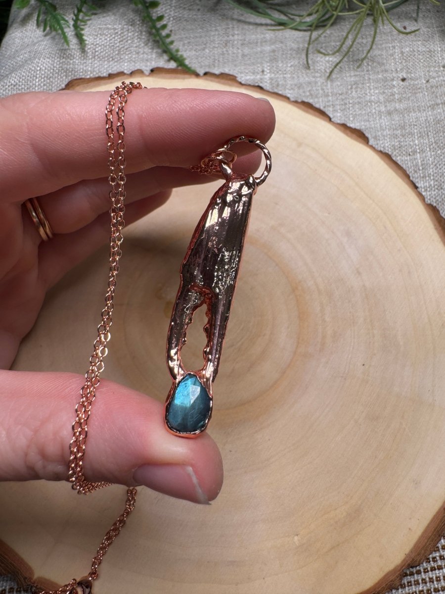 Crab Claw and Labradorite Necklace | Copper Ashes