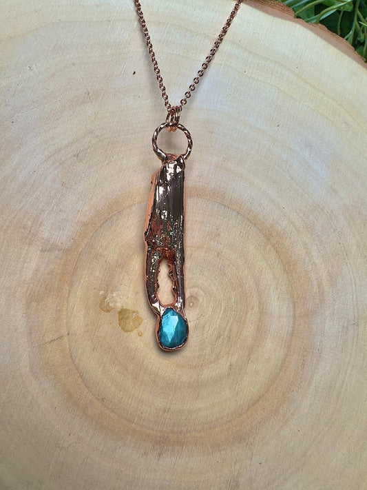 Crab Claw and Labradorite Necklace | Copper Ashes