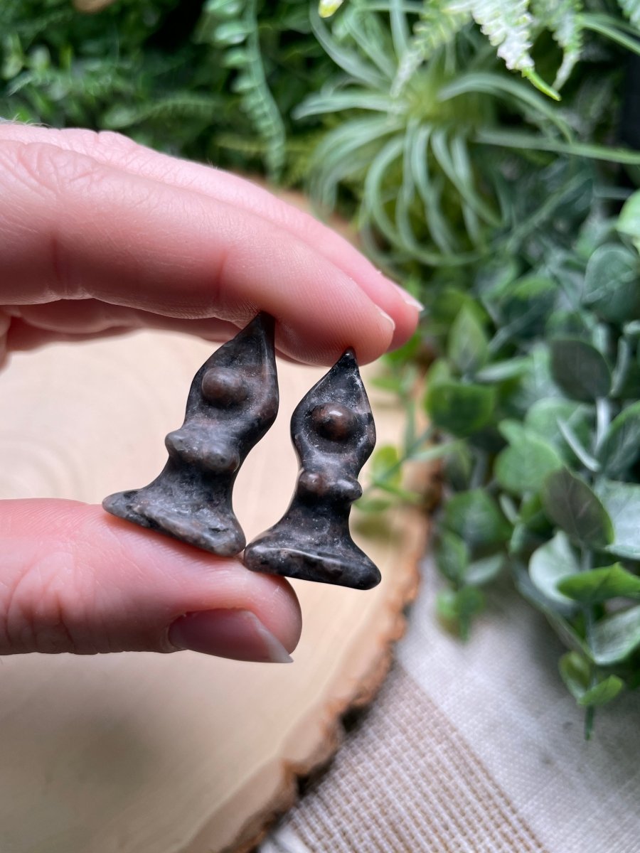 Crystal Goddess | Copper Ashes