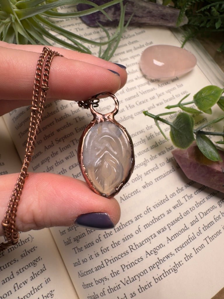 Flower Agate Yoni Necklace | Copper Ashes