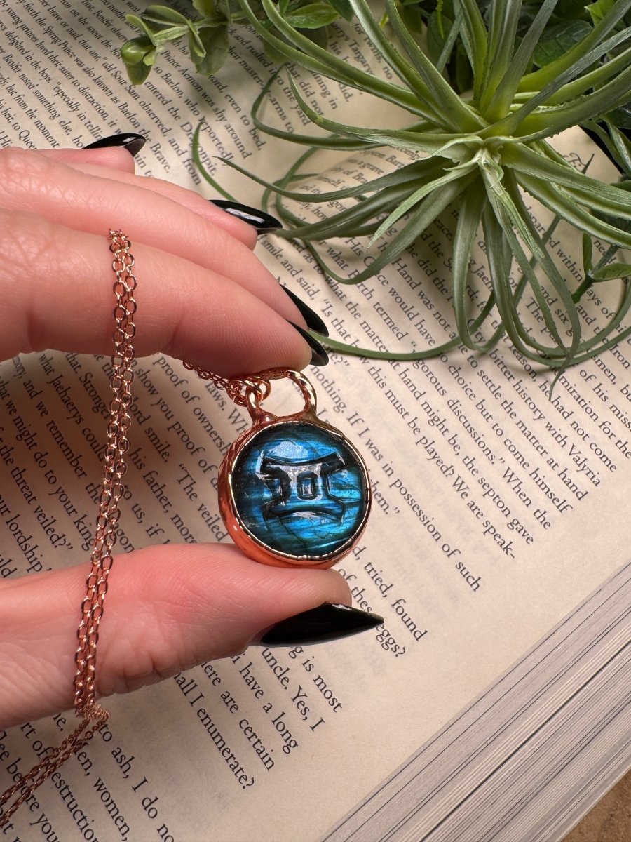 Gemini Zodiac Sign Labradorite Necklace | Copper Ashes