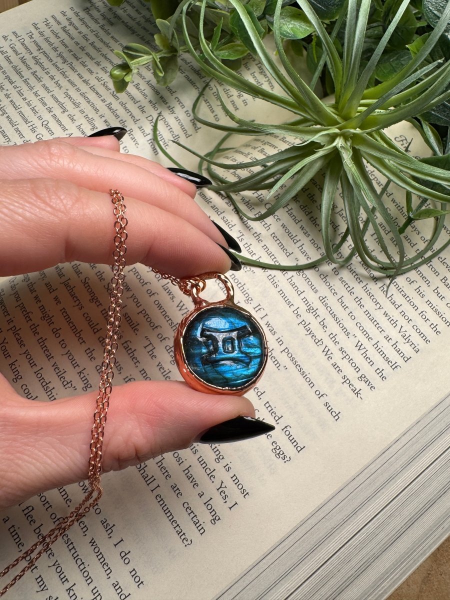 Gemini Zodiac Sign Labradorite Necklace | Copper Ashes