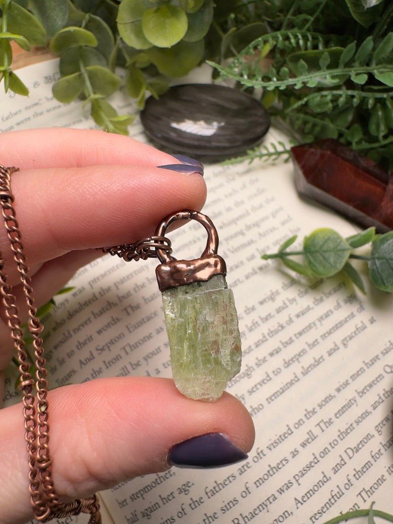 Green Kyanite Necklace | Copper Ashes