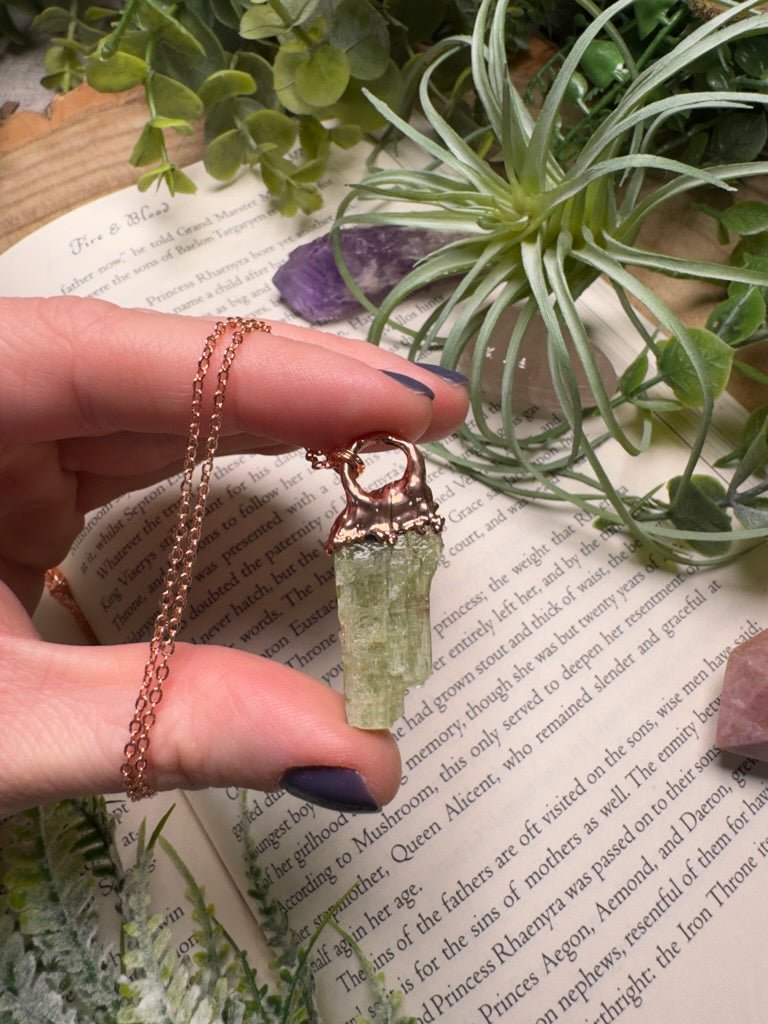Green Kyanite Necklace | Copper Ashes