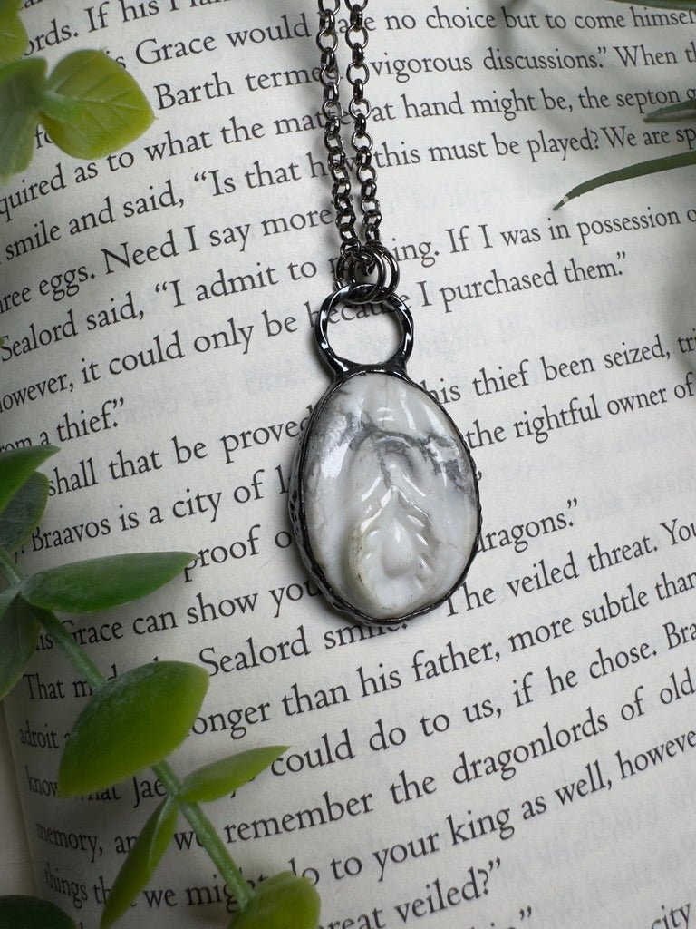Howlite Yoni Necklace | Copper Ashes