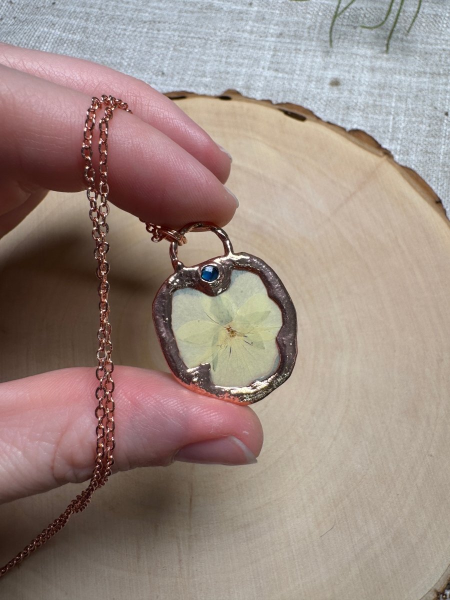 Isolwyn - Abalone Shell and Flower Necklace | Copper Ashes